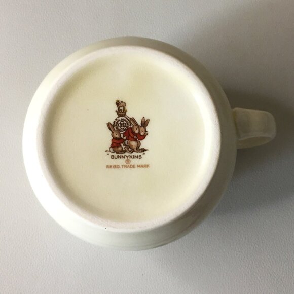 BUNNYKINS Royal Doulton Playful Cowboy Scenes England Peter Rabbit Mug - Picture 7 of 9